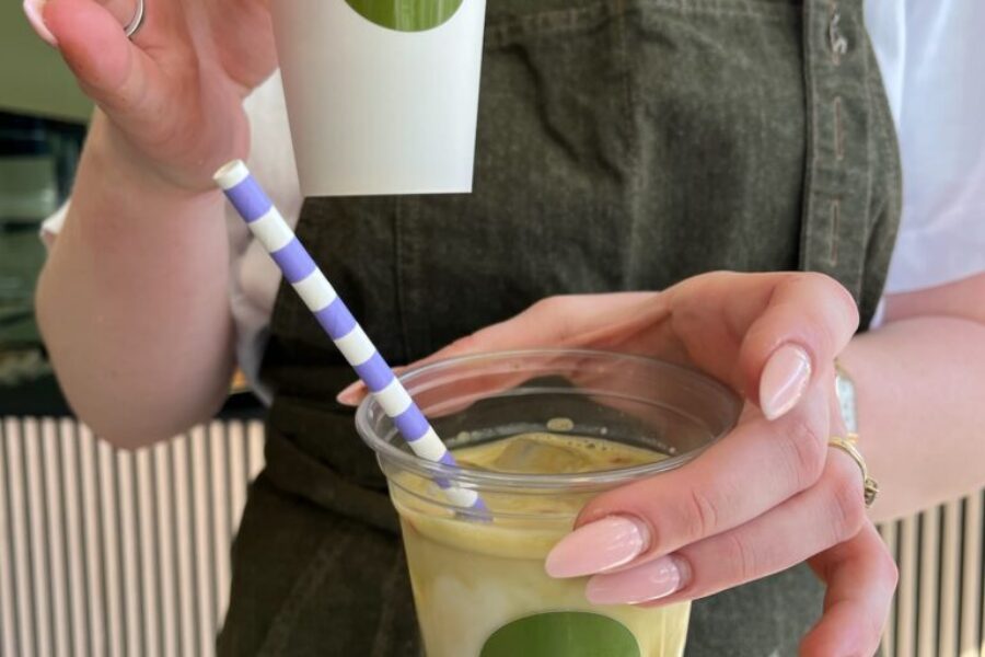 Maartje-Enschede, Matcha en koffie to go